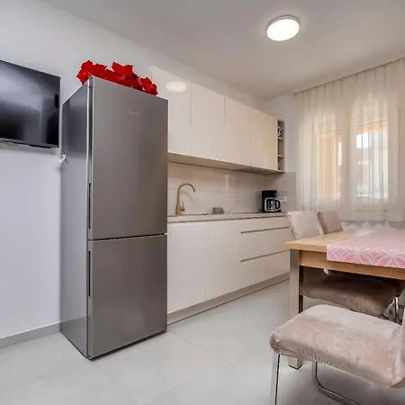 Apartment Frane
