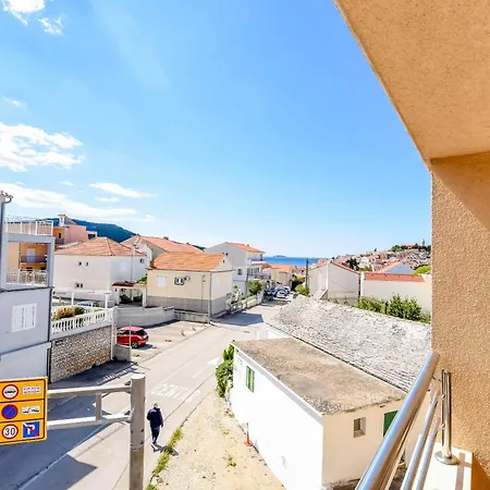 Frane Apartment *