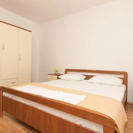 Frane Apartment Primosten