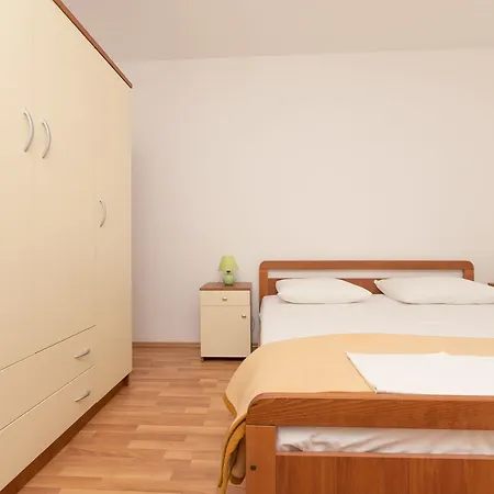 Frane Apartment *