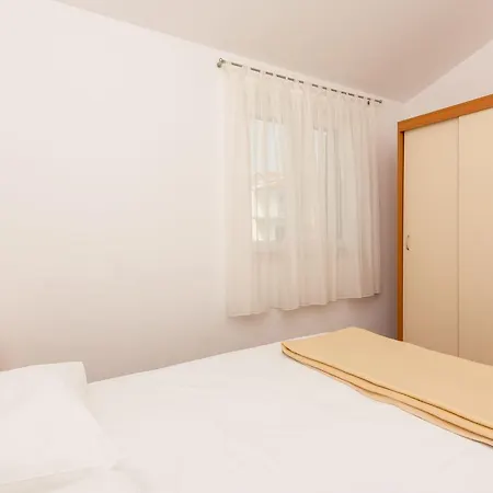 Frane Apartment
